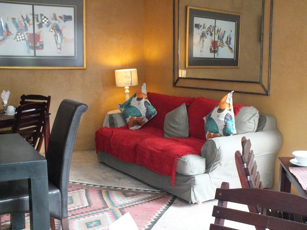 Uzuri Guesthouse Cc Βίντχουκ Εξωτερικό φωτογραφία