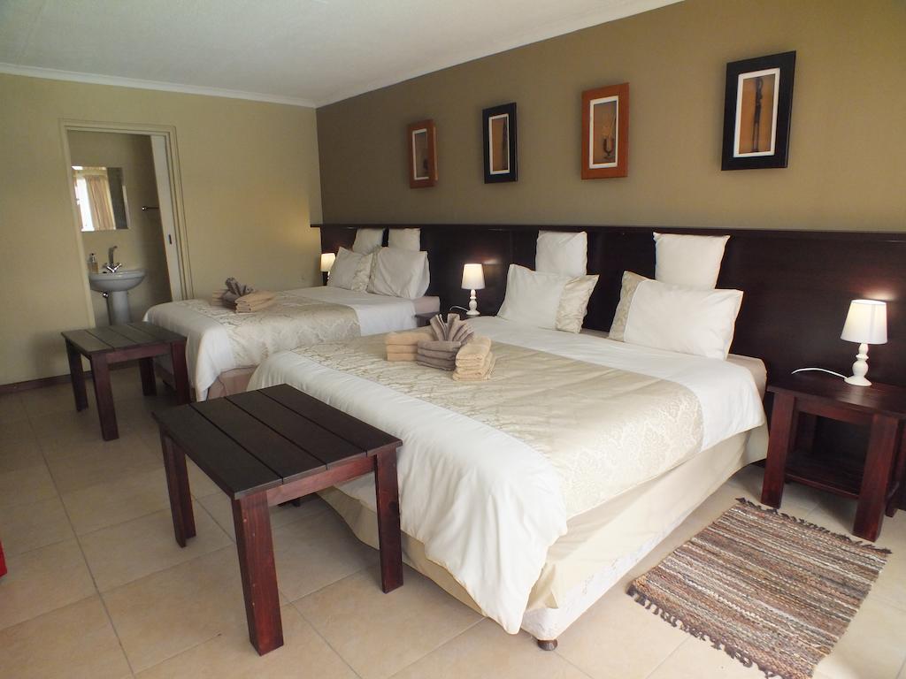 Uzuri Guesthouse Cc Βίντχουκ Δωμάτιο φωτογραφία
