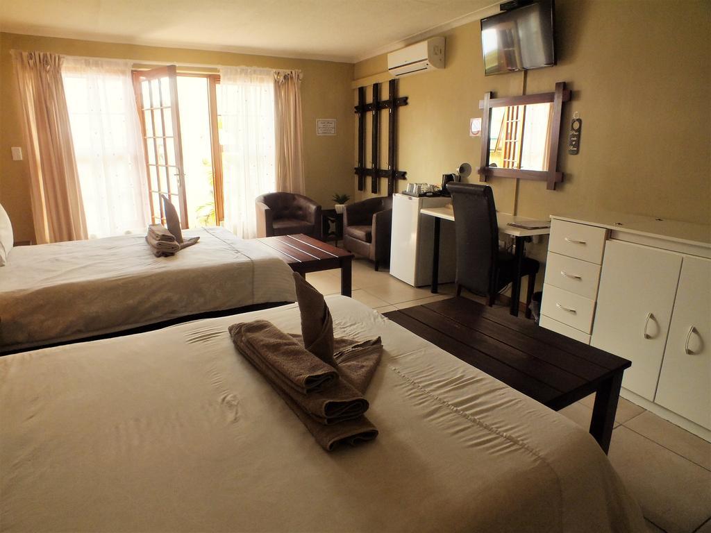 Uzuri Guesthouse Cc Βίντχουκ Εξωτερικό φωτογραφία