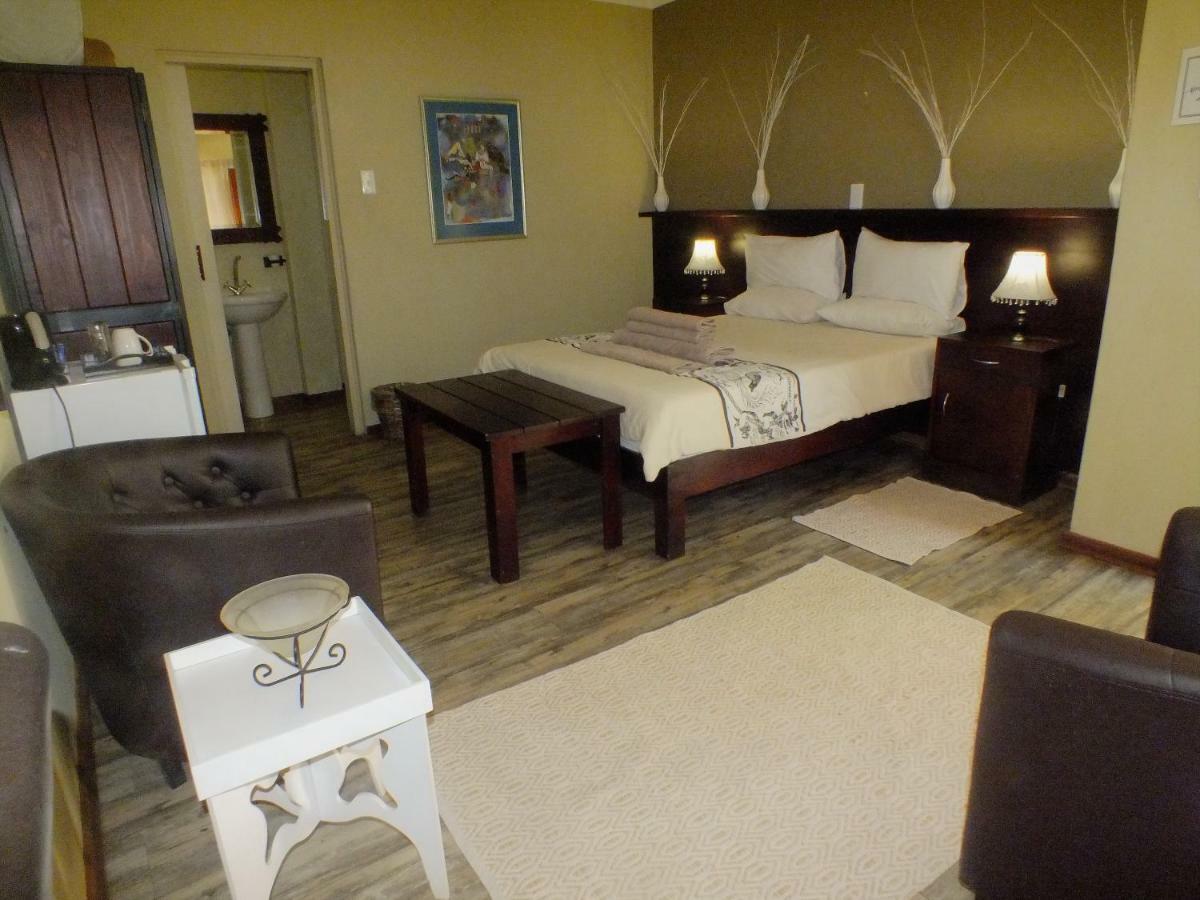 Uzuri Guesthouse Cc Βίντχουκ Εξωτερικό φωτογραφία