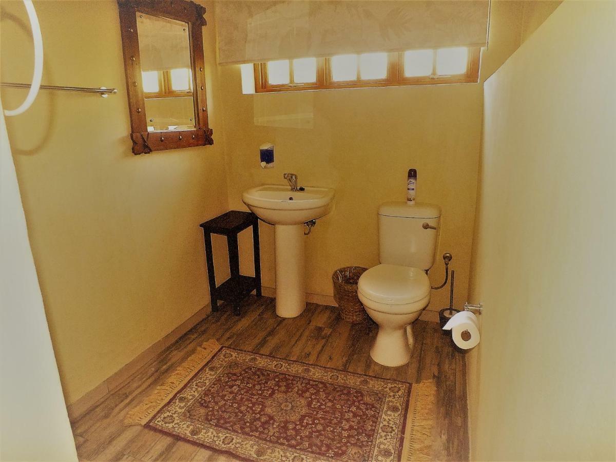 Uzuri Guesthouse Cc Βίντχουκ Εξωτερικό φωτογραφία